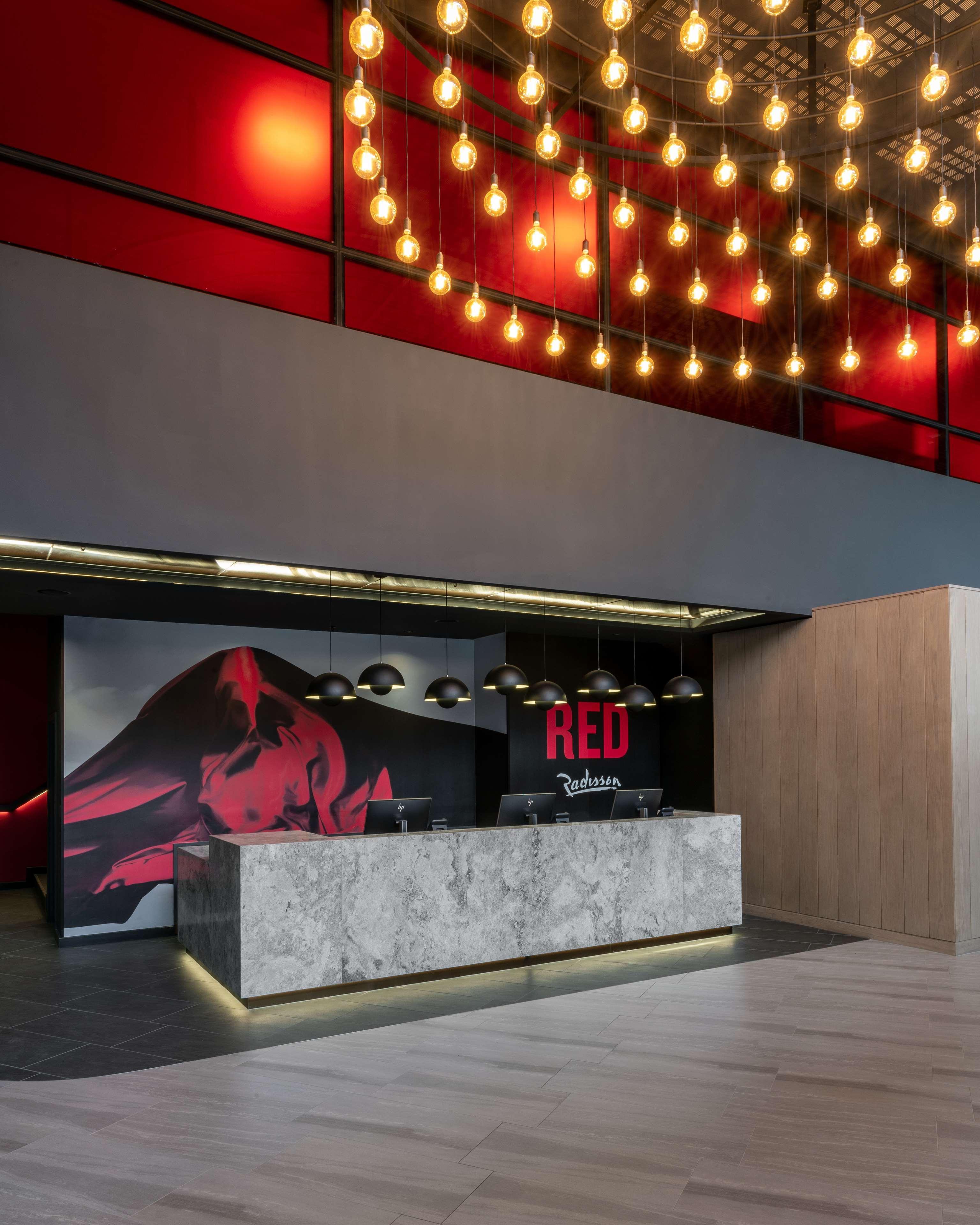 Radisson Red Hotel Johannesburg Rosebank Екстер'єр фото